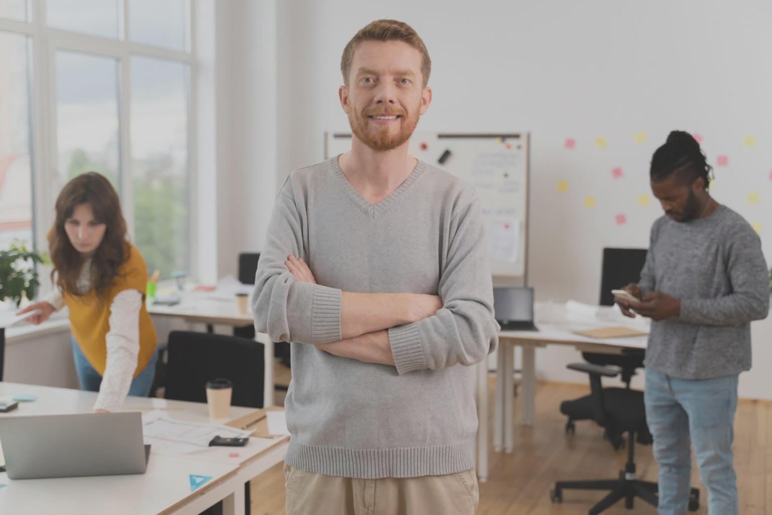 Sessione di formazione SEO in corso con istruttore esperto